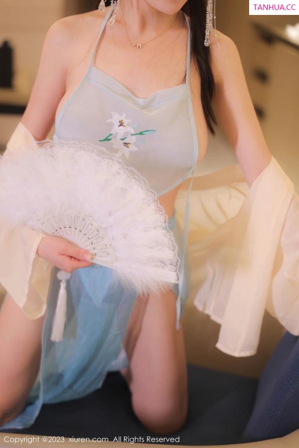   [XiuRen]高清写真图 2023.10.16 No.7514 唐宁宁 古装美腿第24张图片